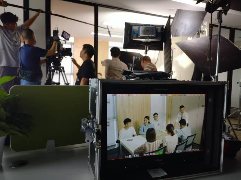 林周县TVC拍摄公司：科技产品视觉化大师，诠释未来感与功能美学